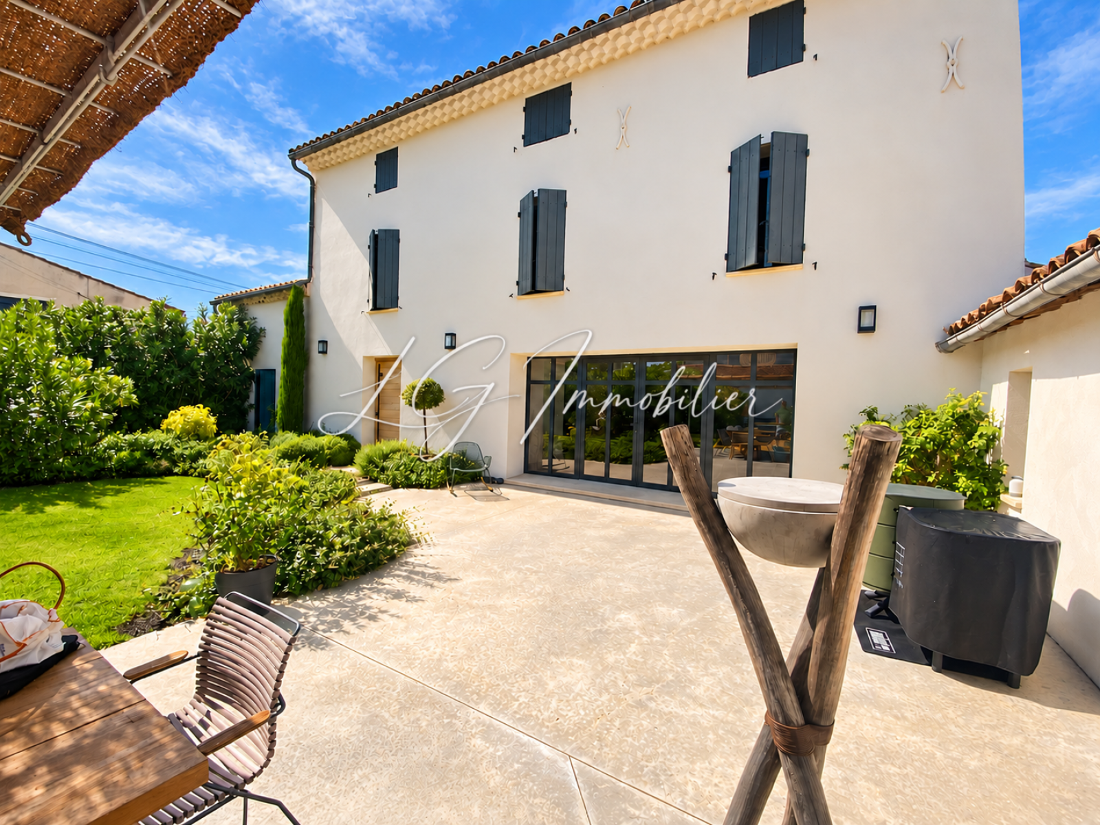 Maison 8 pièces 219 m² · à Pernes-les-Fontaines · 219 m² · 894 000 €